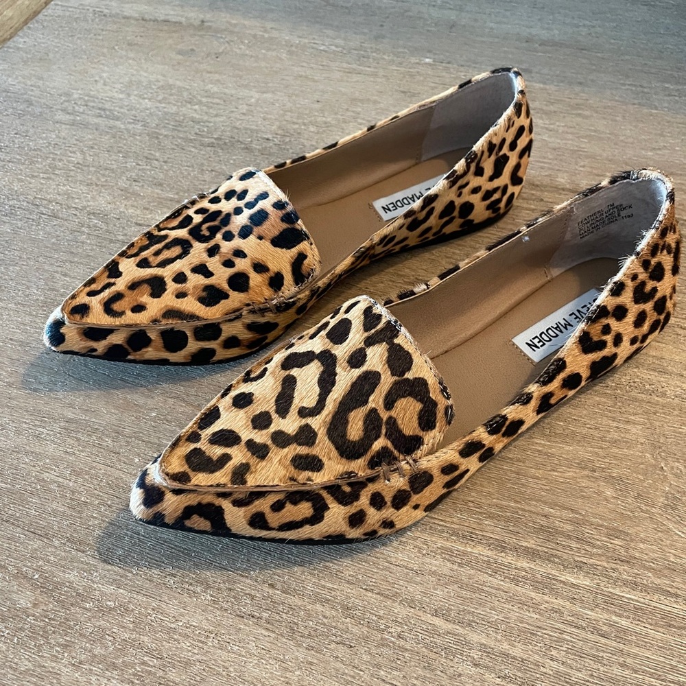 Steve Madden Feather Flat